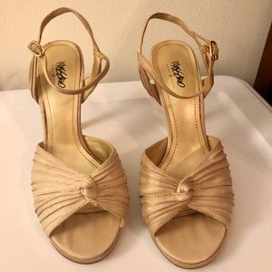 Mossimo champagne gold heels
